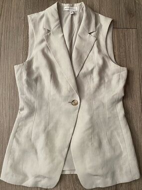 Banana Republic Sleeveless Linen-Blend Blazer Vest in Light Cream